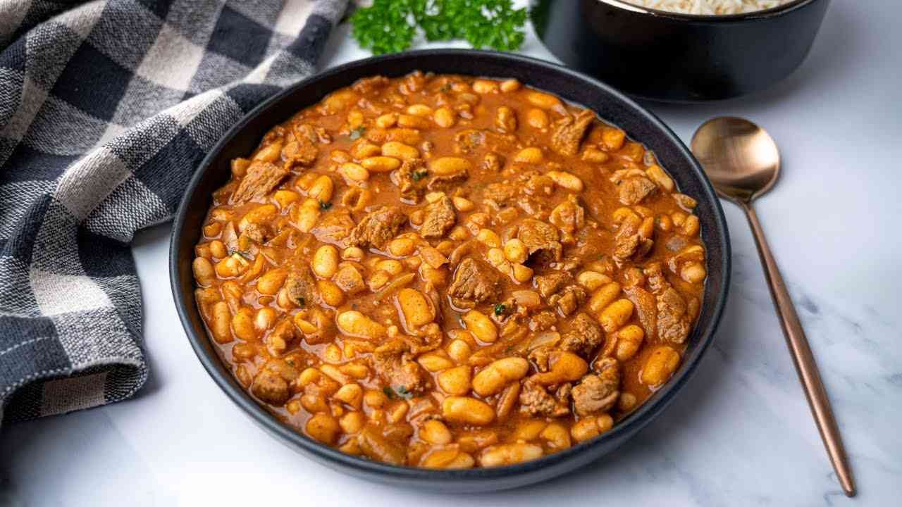 Middle Eastern Lima Bean Stew (Yakhnet Fasoulia) - Middle Eastern Recipes